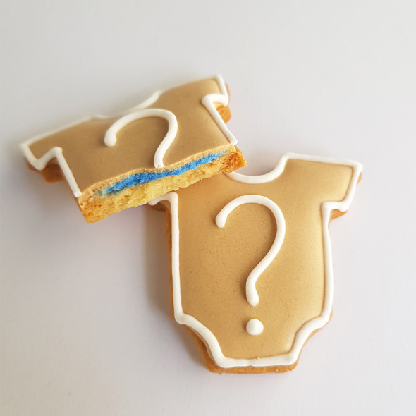Biscuit body pour reveal gender. C'est un garçon.